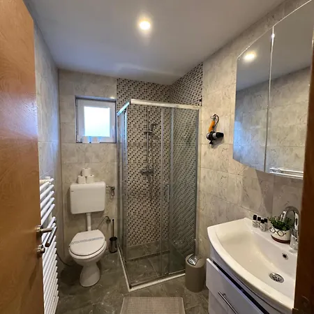 - Sobe Tiha Luka, Appartement