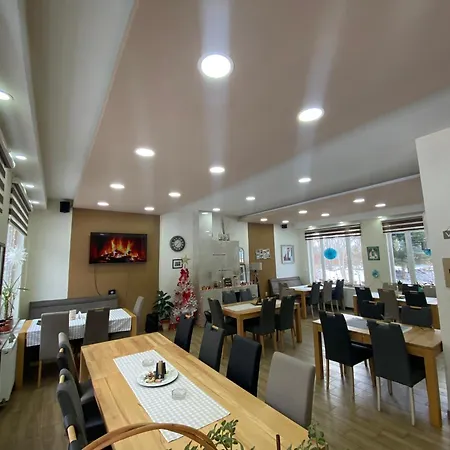 - Sobe Tiha Luka, * بيلاسنيكا