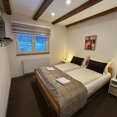 - Sobe Tiha Luka, Белашница