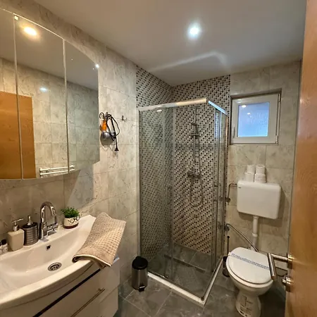 아파트 - Sobe Tiha Luka, *